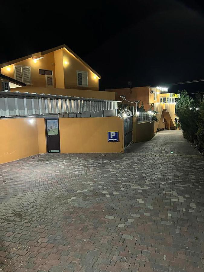 Hotel Ziku Durrës Kültér fotó