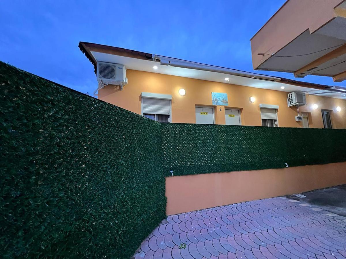 Hotel Ziku Durrës Kültér fotó
